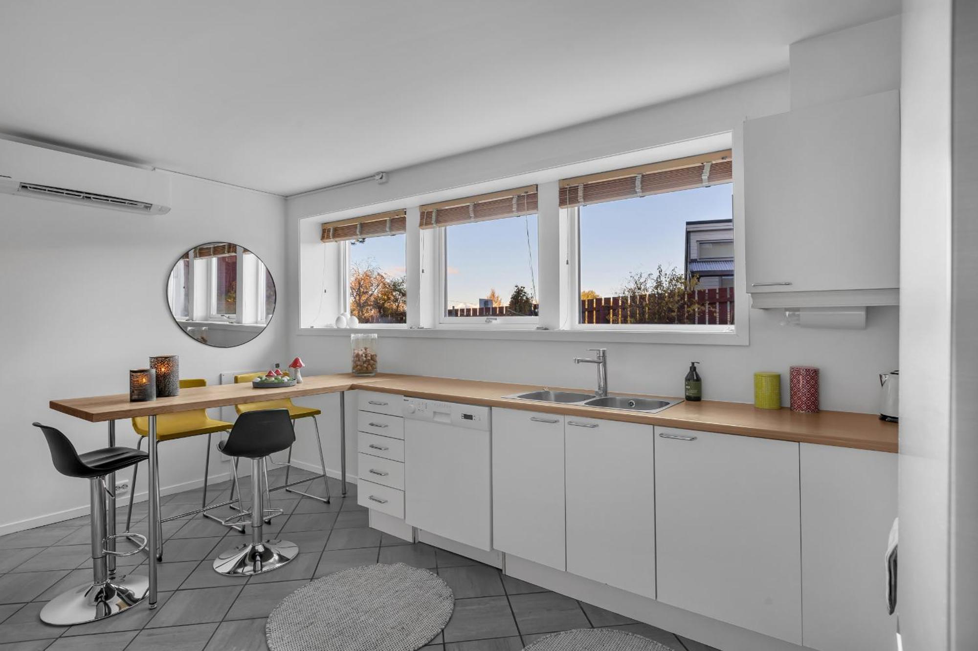 Stormly - Modern 1bed With Sofabed In Quiet Area Lejlighed