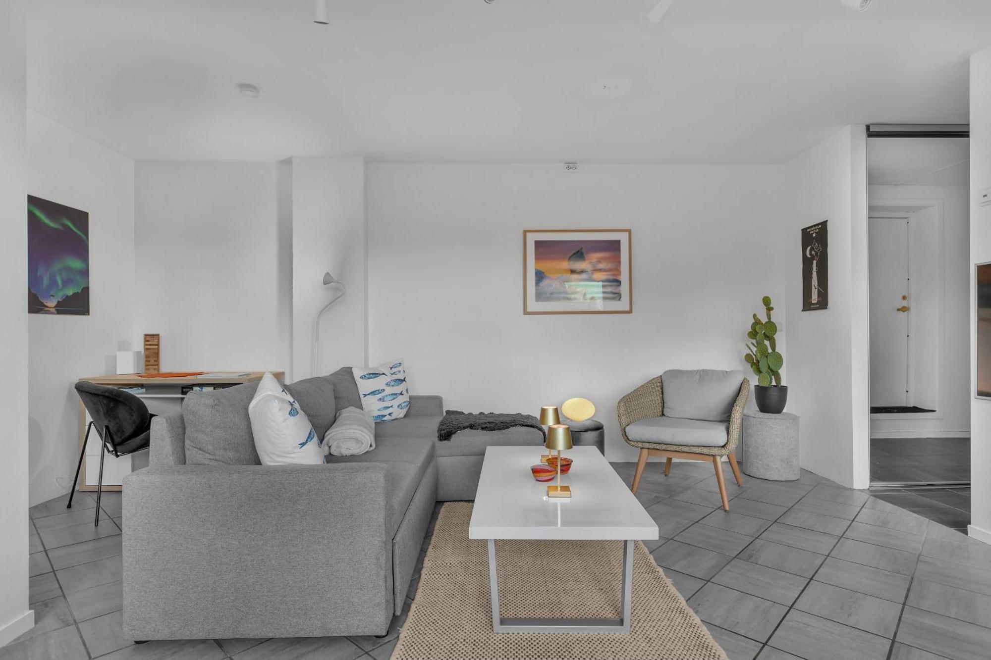 Appartement Stormly - Modern 1bed With Sofabed In Quiet Area